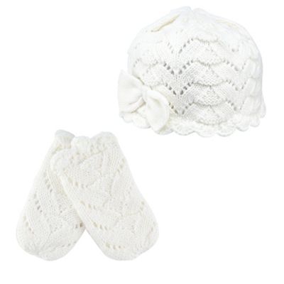 Babies cream knitted cotton hat and mittens set